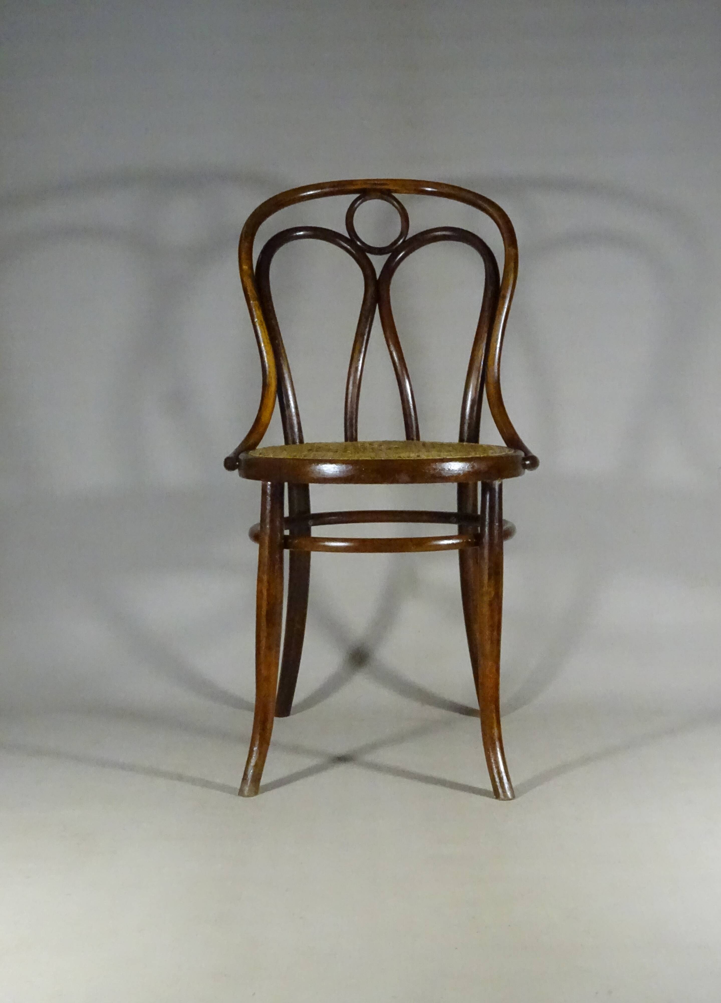 Chaise bistro UNGVAR N°34 no Thonet, bentwood