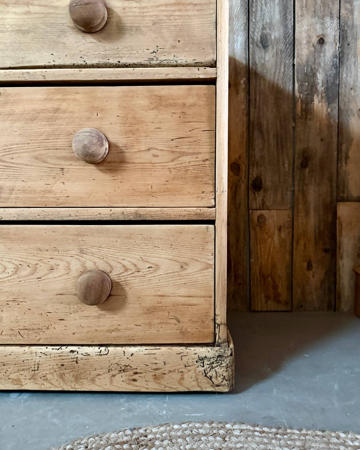 Antique English chest of drawers (renovated)