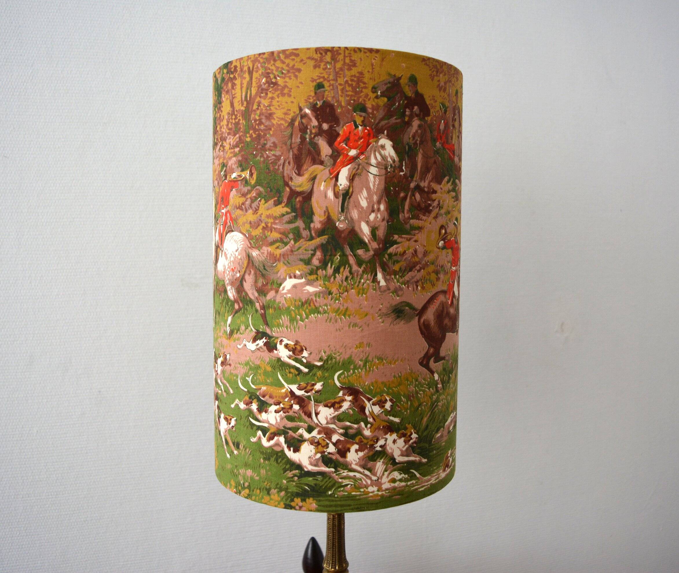 Lampshade with a hunting scene motif, horses, "Marignan" fabric.