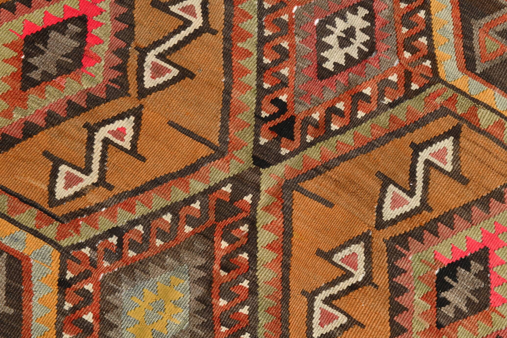 Tapis Kilim Ancien Fait Main – Motifs Géométriques et Symboles Protecteurs