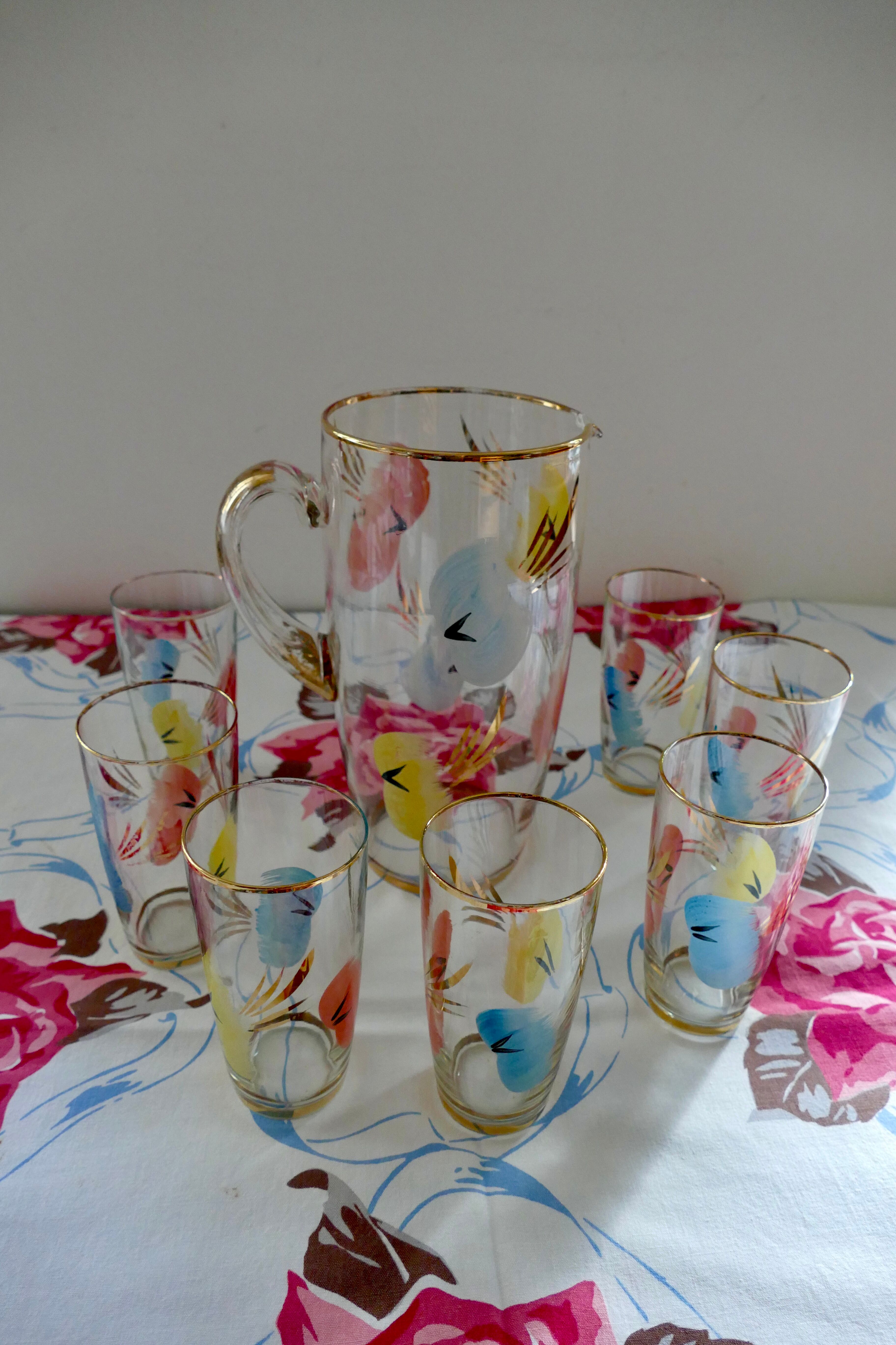 Service glasses and carafe