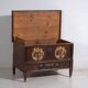 Coffre de mariage centro-européen en pin polychrome aux cartouches floraux – Tyrol, vers 1890
