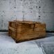 Coffre industriel vintage en bois