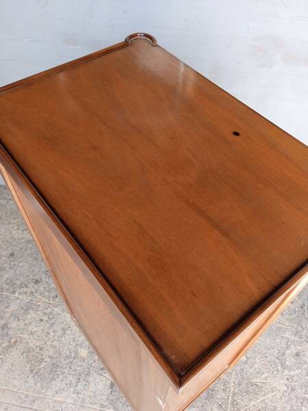 Louis XVI style weekly planner in cherry and chestnut