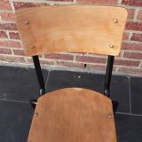 Ancienne chaise d'école