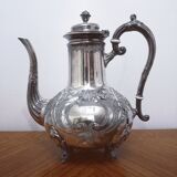 Théière en métal argenté de style Louis XV