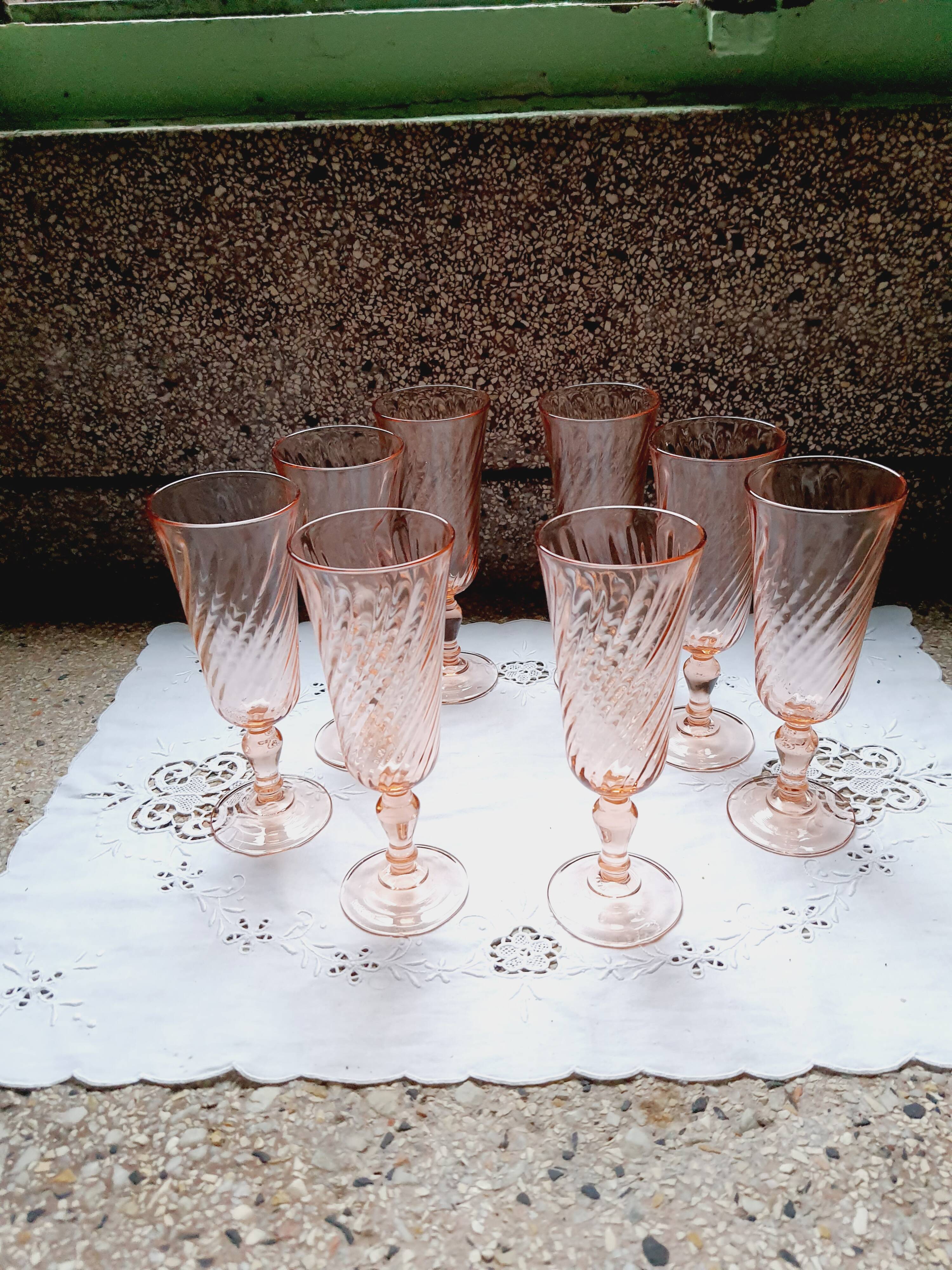 Lot of 8 Champagne flutes Luminarc Arcoroc Rosaline