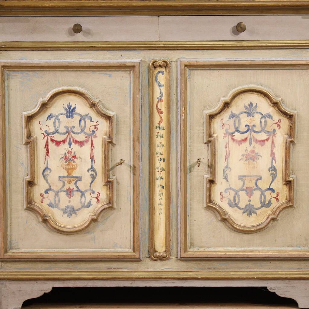Great lacquered and painted Venetian sideboard from the 20th century
