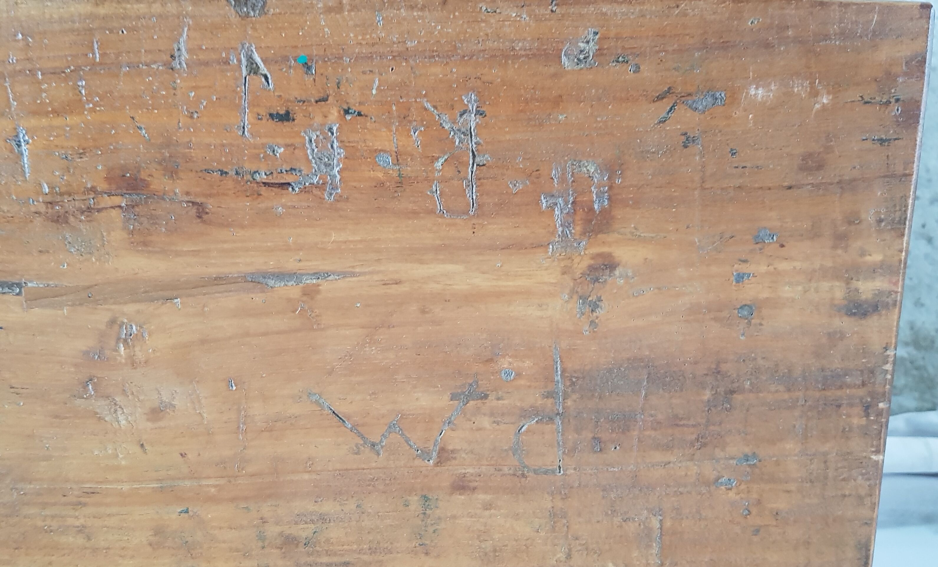 Chest, bench in teak