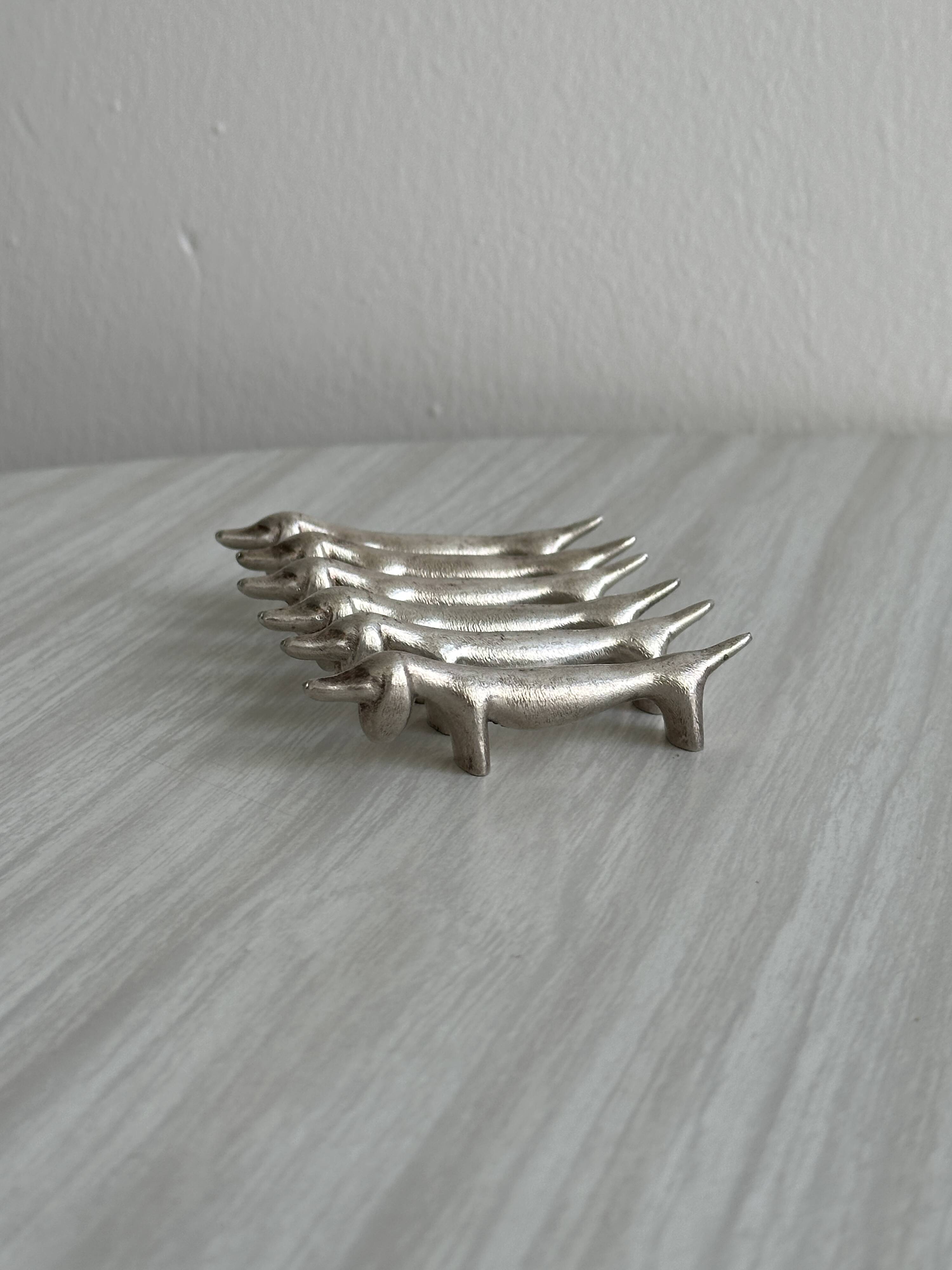 6 metal dachshund knife holders