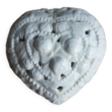 Ceramic heart box decorated with openwork roses