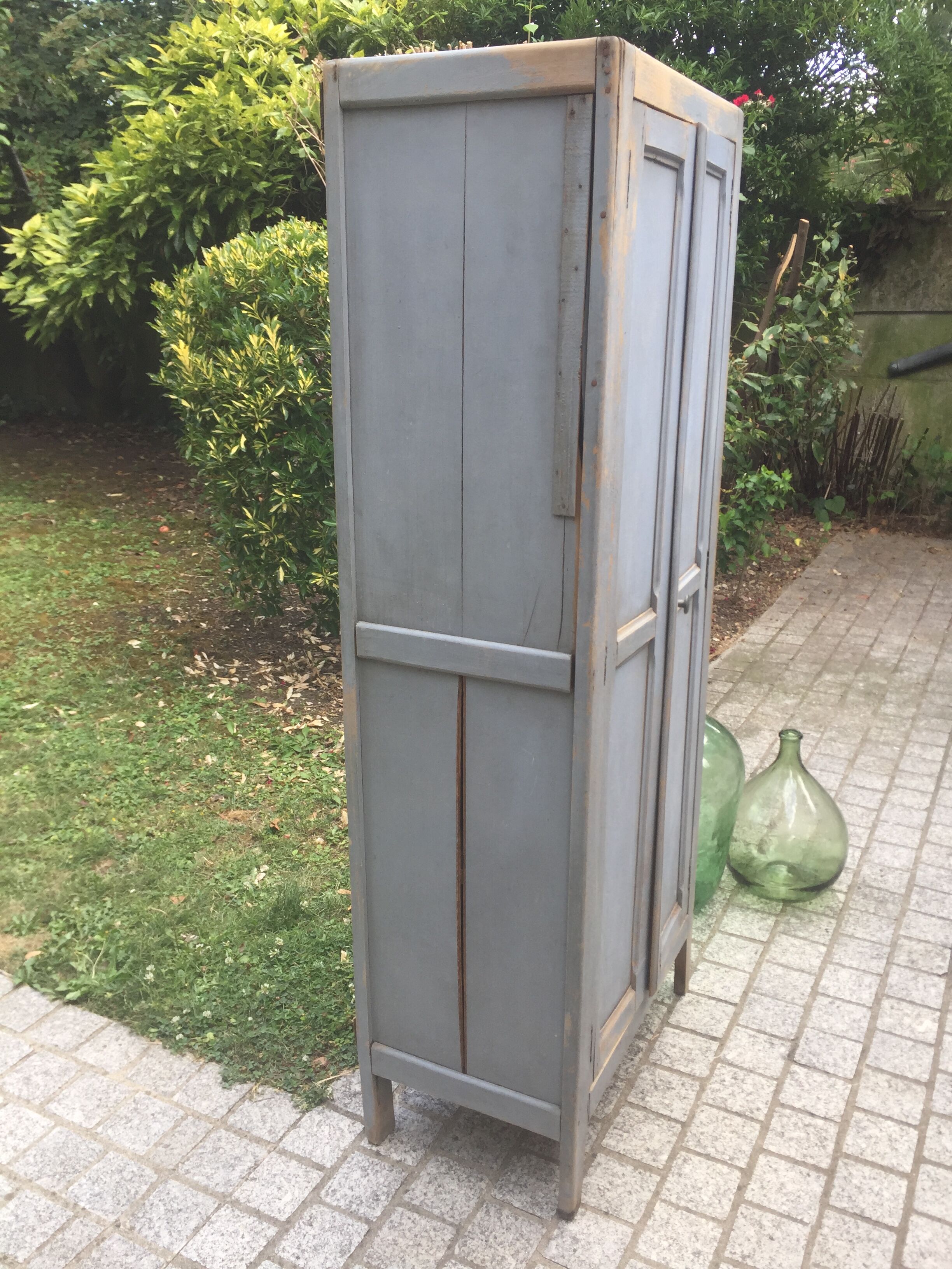 Parisian vintage wardrobe 1950s