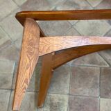 Table basse en bois et verre
