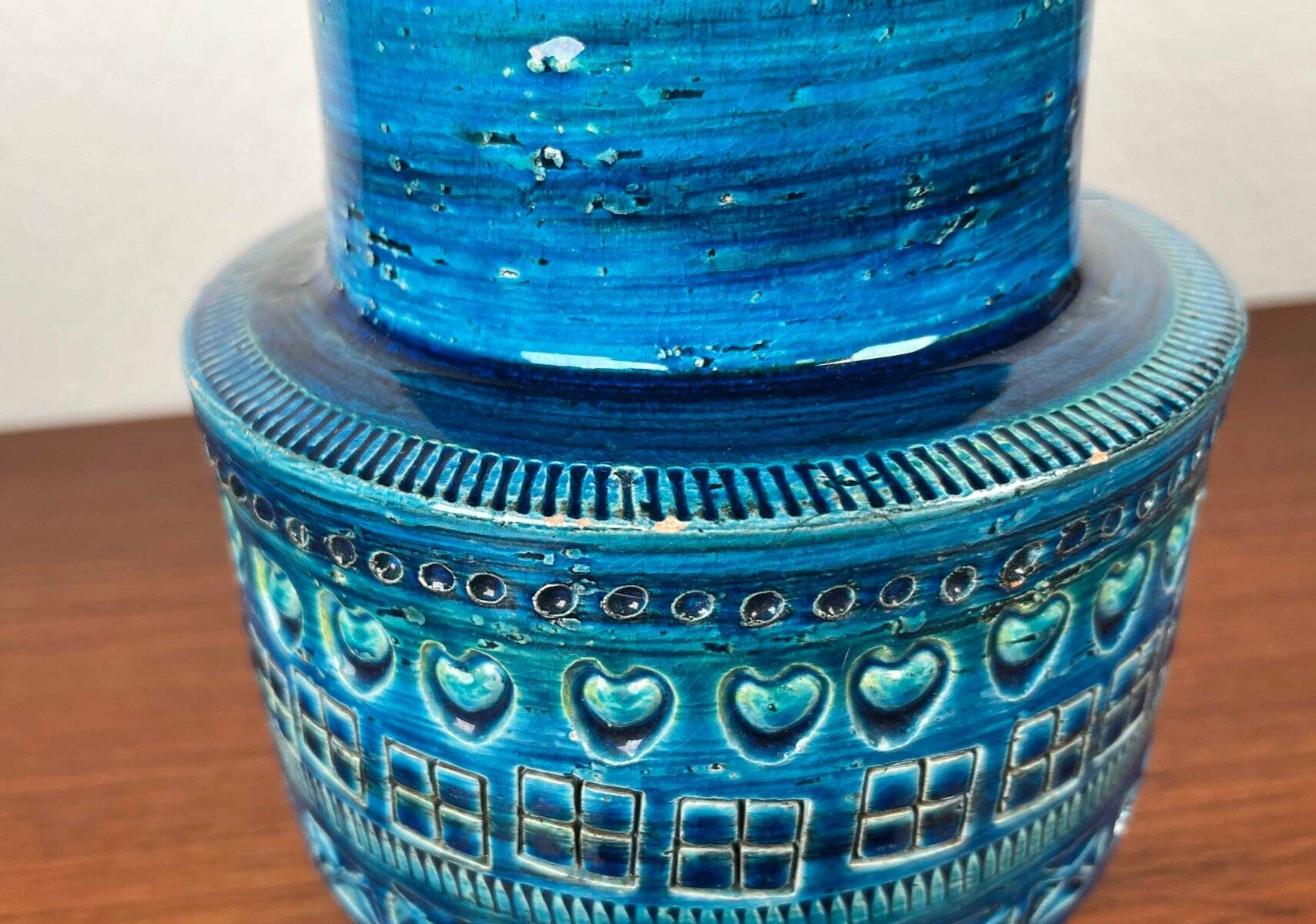 Mid-century Italian pottery vase from the Rimini Blu studio by Aldo Londi for Bitossi, 1960s.