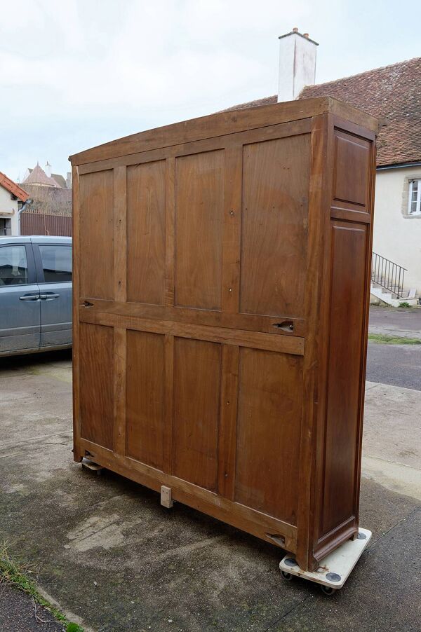 Bibliothèque vitrine Art Nouveau en noyer, vers 1910