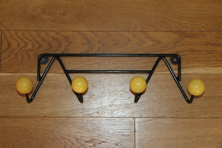 Yellow 4-ball coat rack
