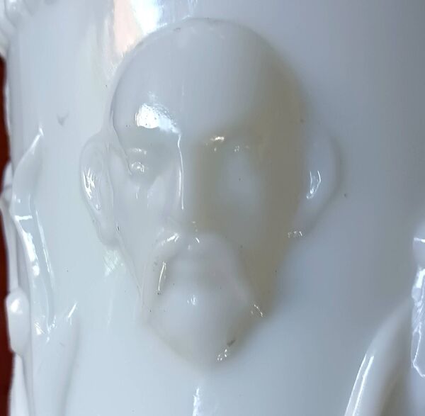VASE ancien en opaline de foire blanche de grande taille, vintage France