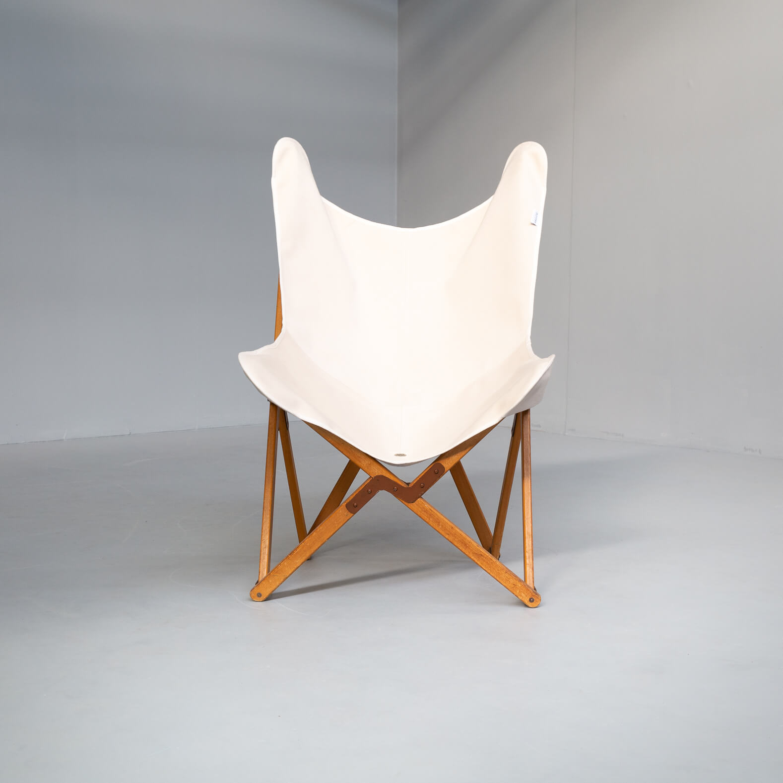 JB Fendy ‘tripolina’ chair for Dario Alfonsi