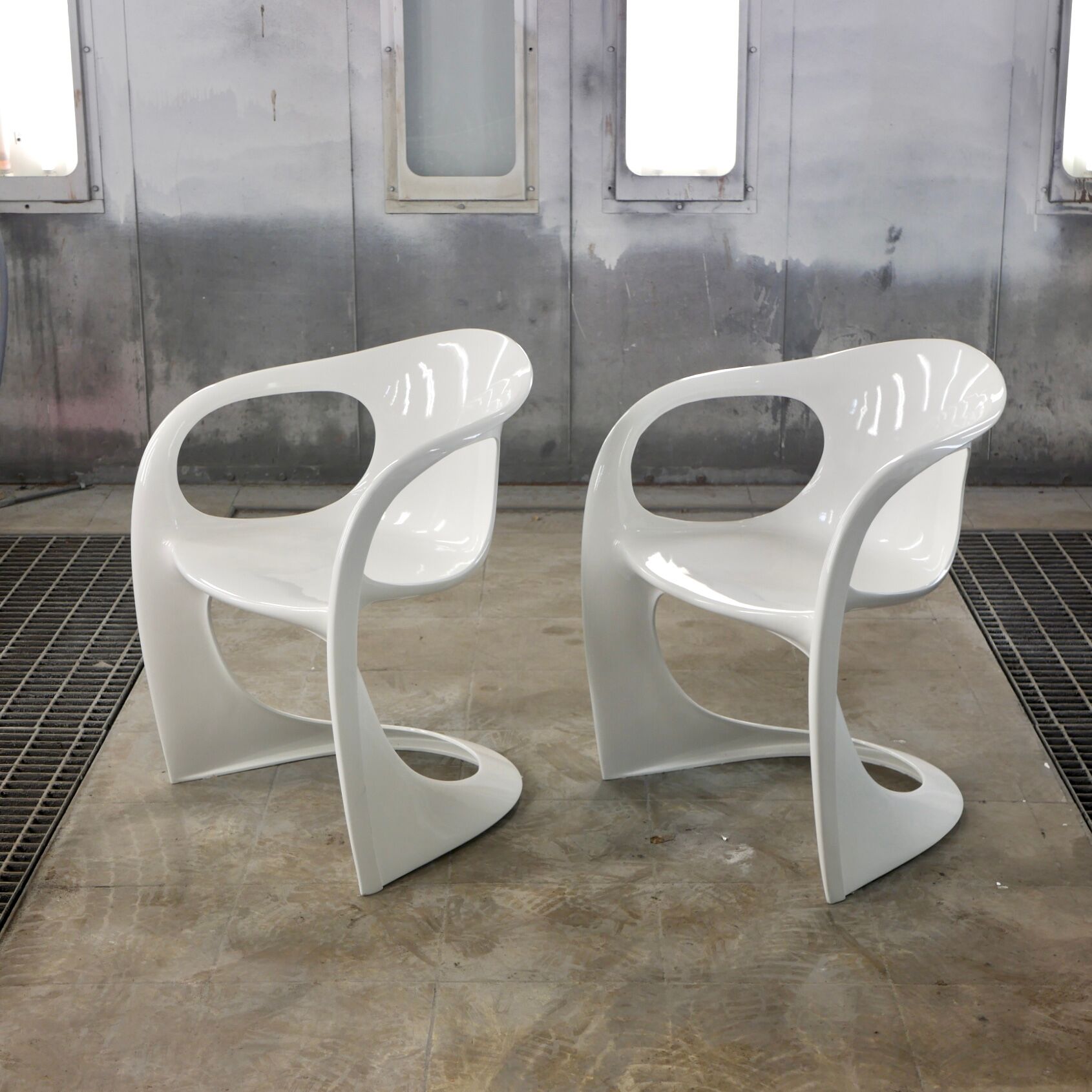 Pair of space age armchairs Casala