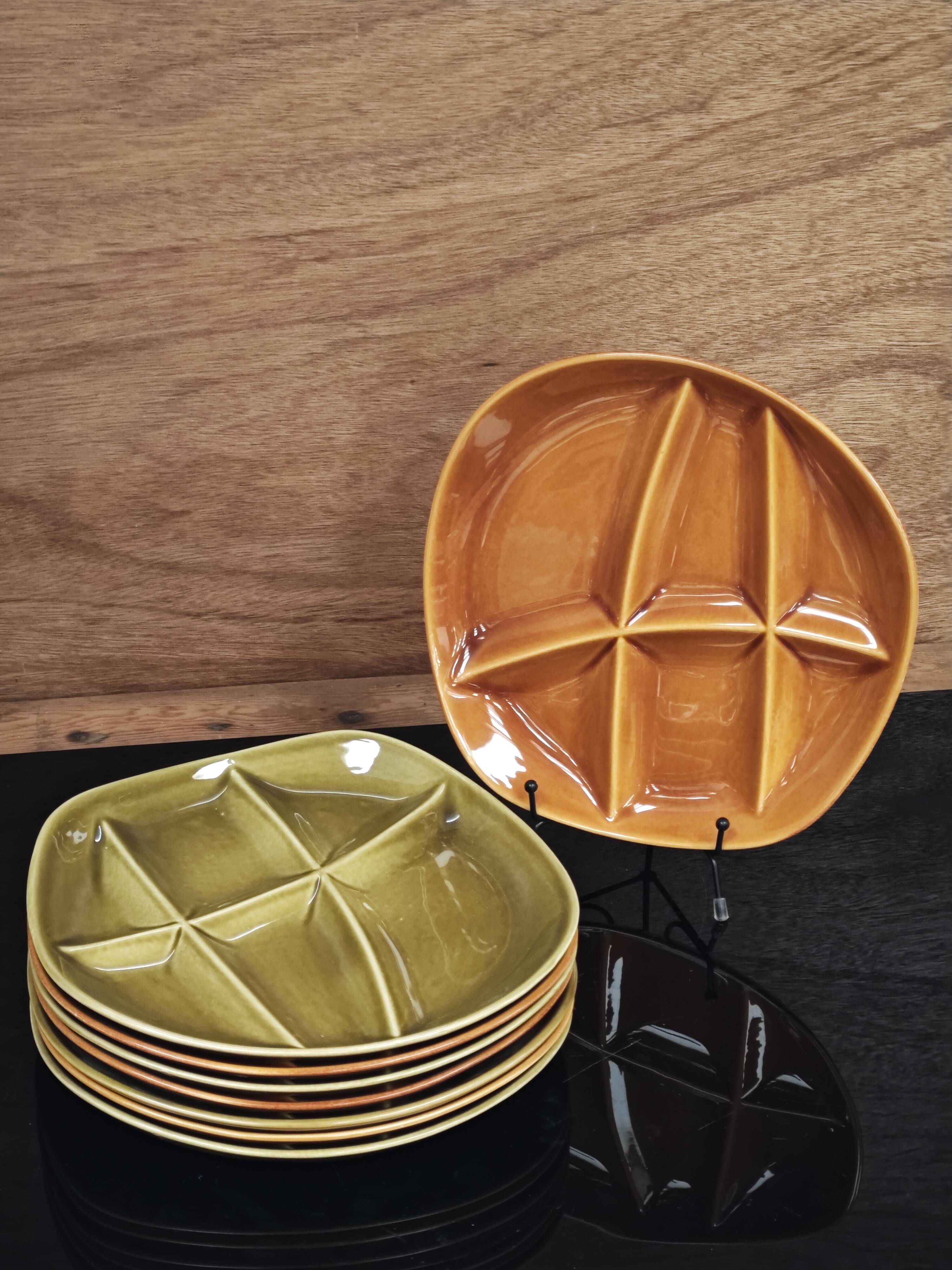 Set of 8 fondue plates Salins France in green and brown.