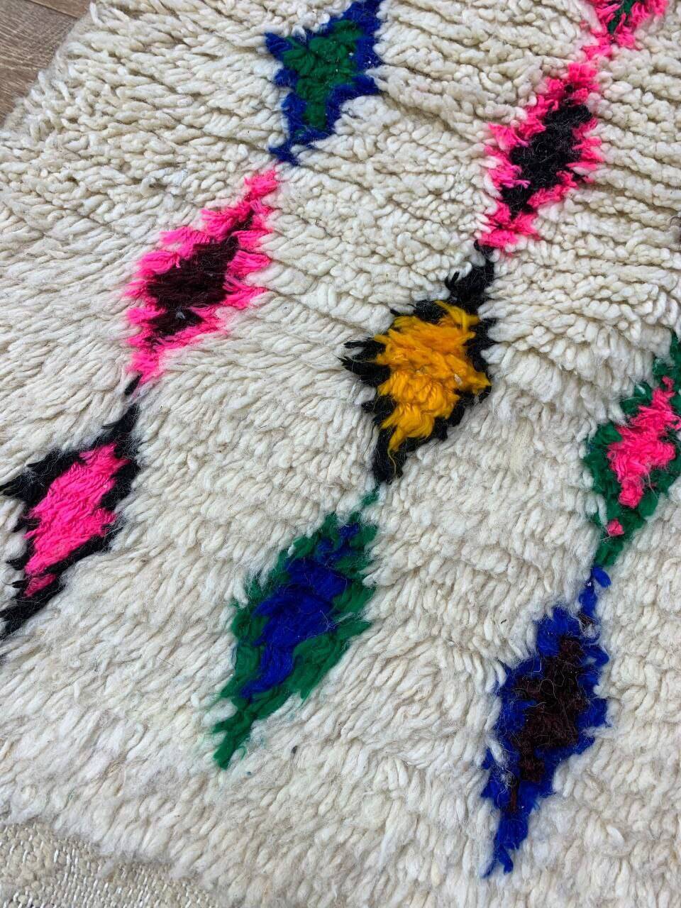 Handmade moroccan berber rug 258 x 160 cm