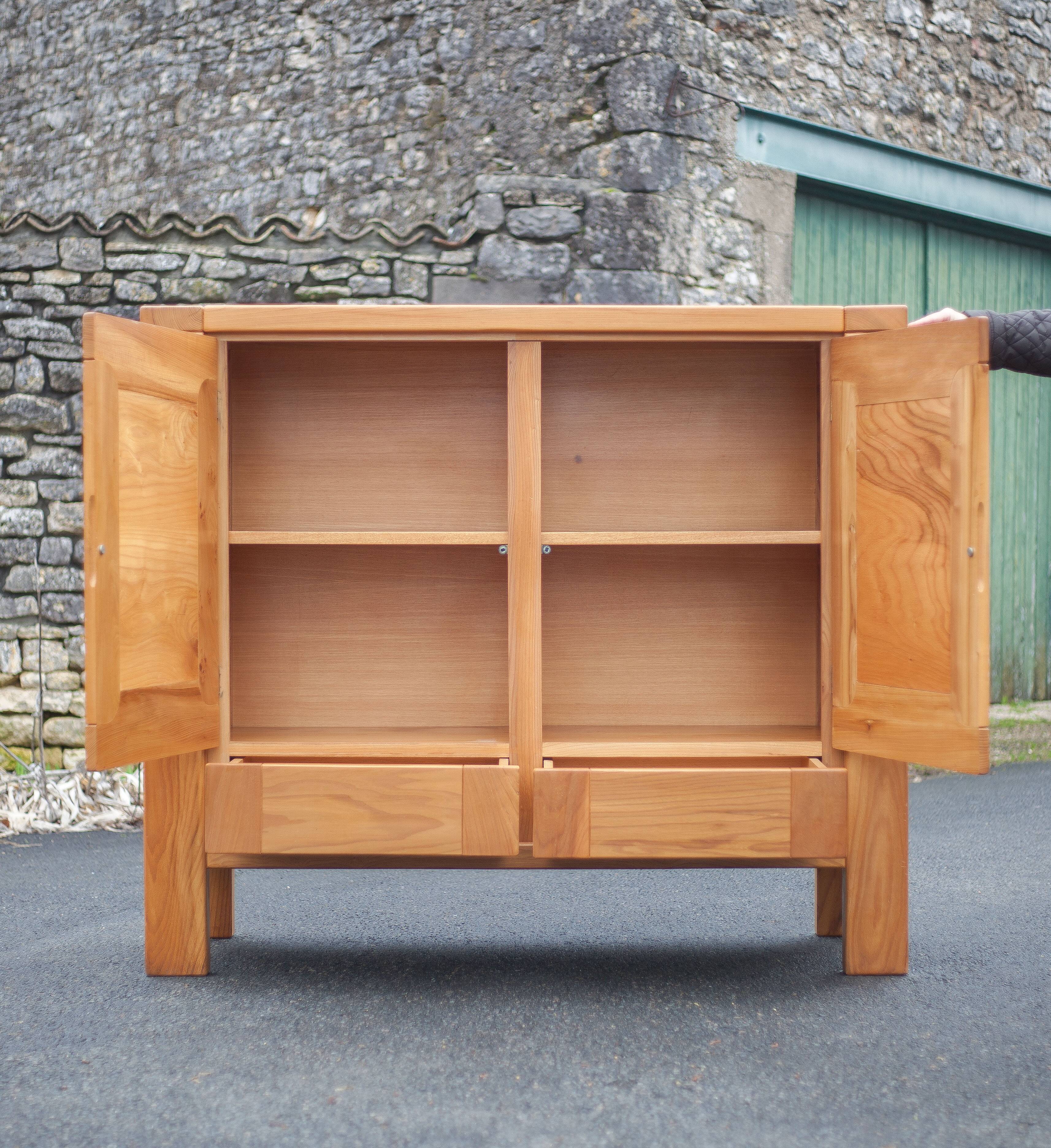 Solid wood sideboard from Regain, wooden storage unit with 2 doors and 2 drawers, living room furniture