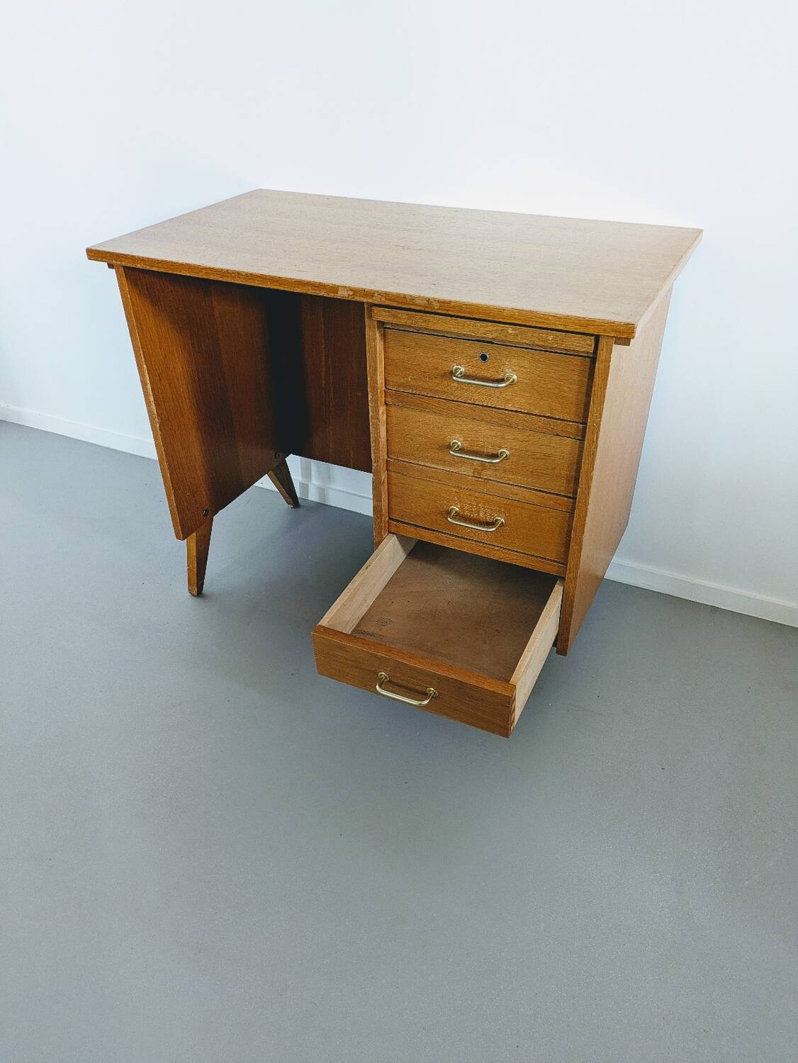 Bureau vintage en bois scandinave