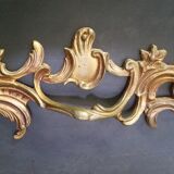 Curved chest of drawers