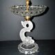 Baccarat coupe sur pied dauphin guéridon diamant pierreries en cristal signé