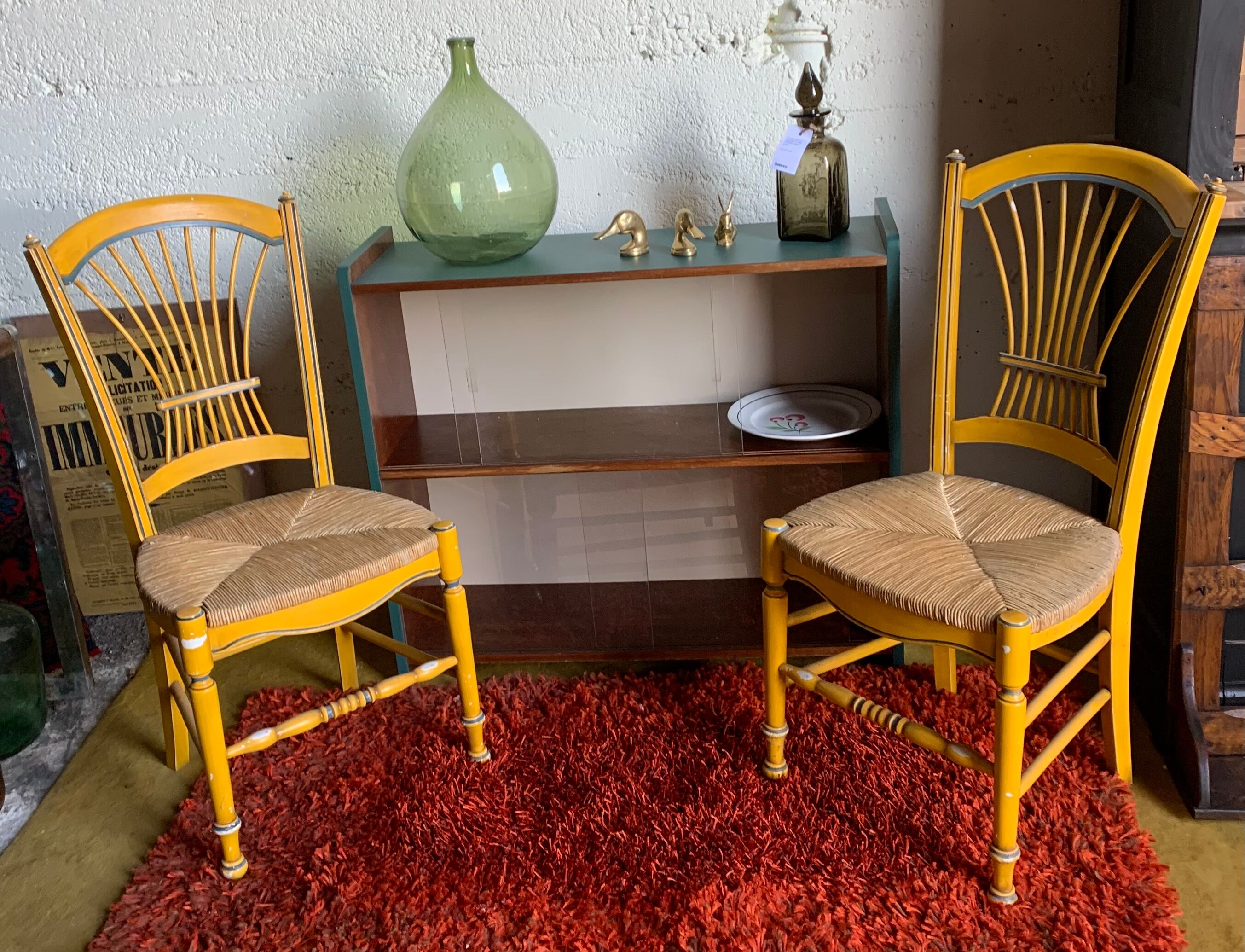 Duo of mulched Provencal chairs