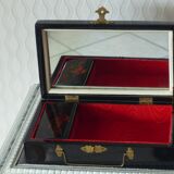 Jewelry box