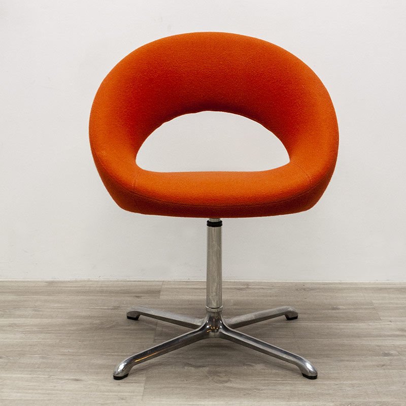 Armchair nina red artifort