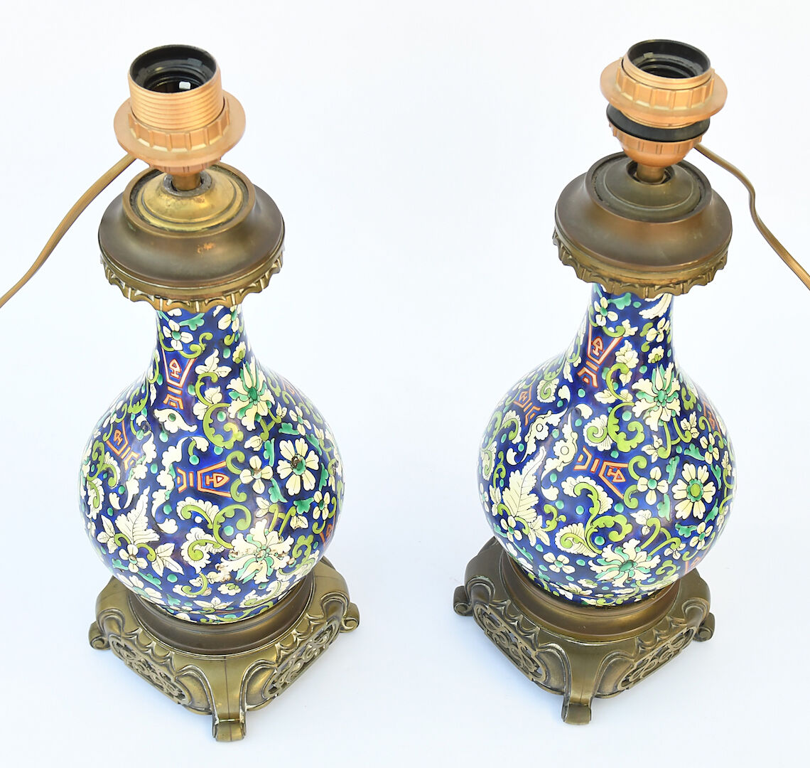 Pair of earthenware lamp legs in the taste of China