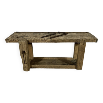 Carpenter's workbench