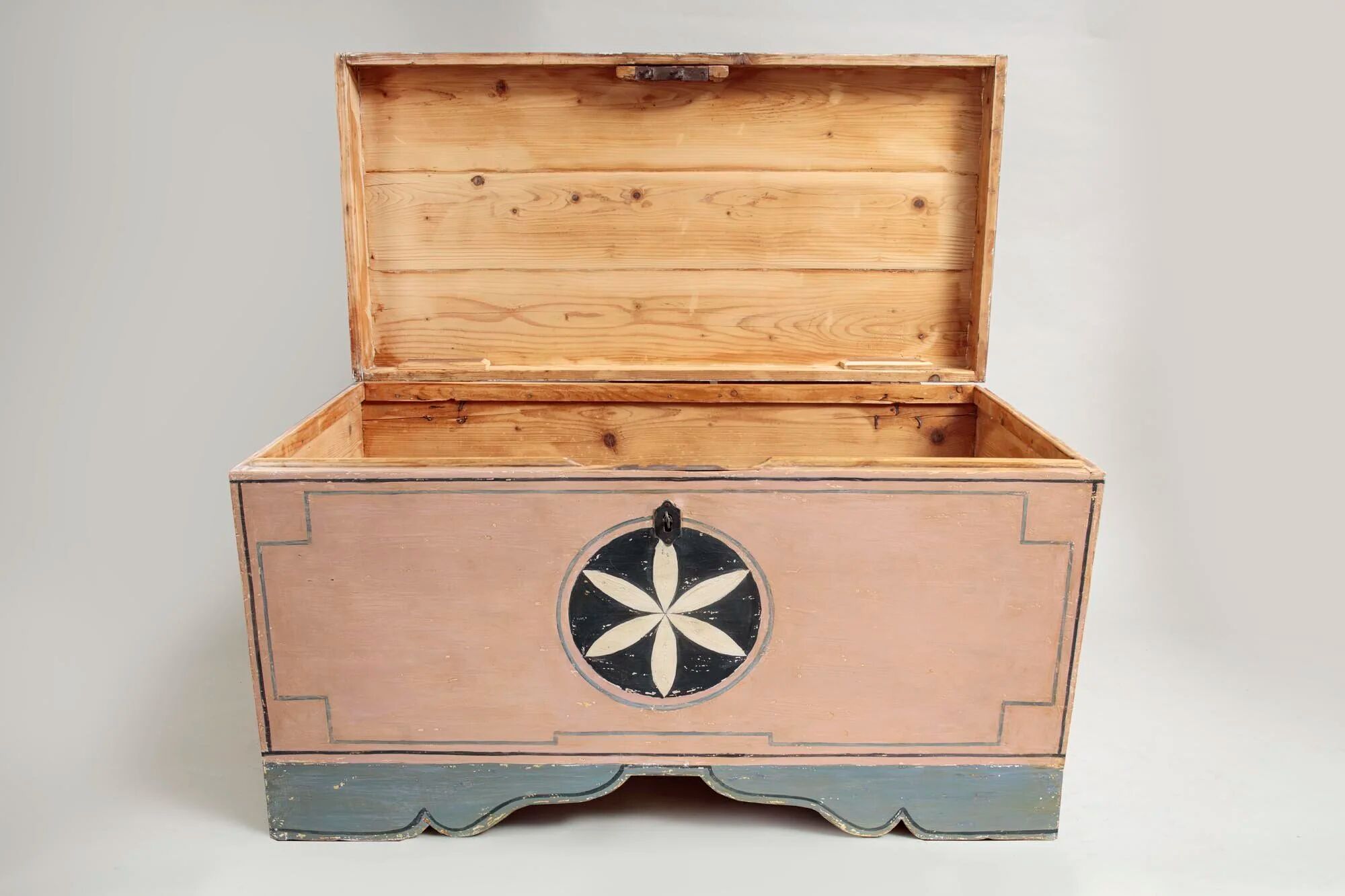 Chest with recent decorative painting