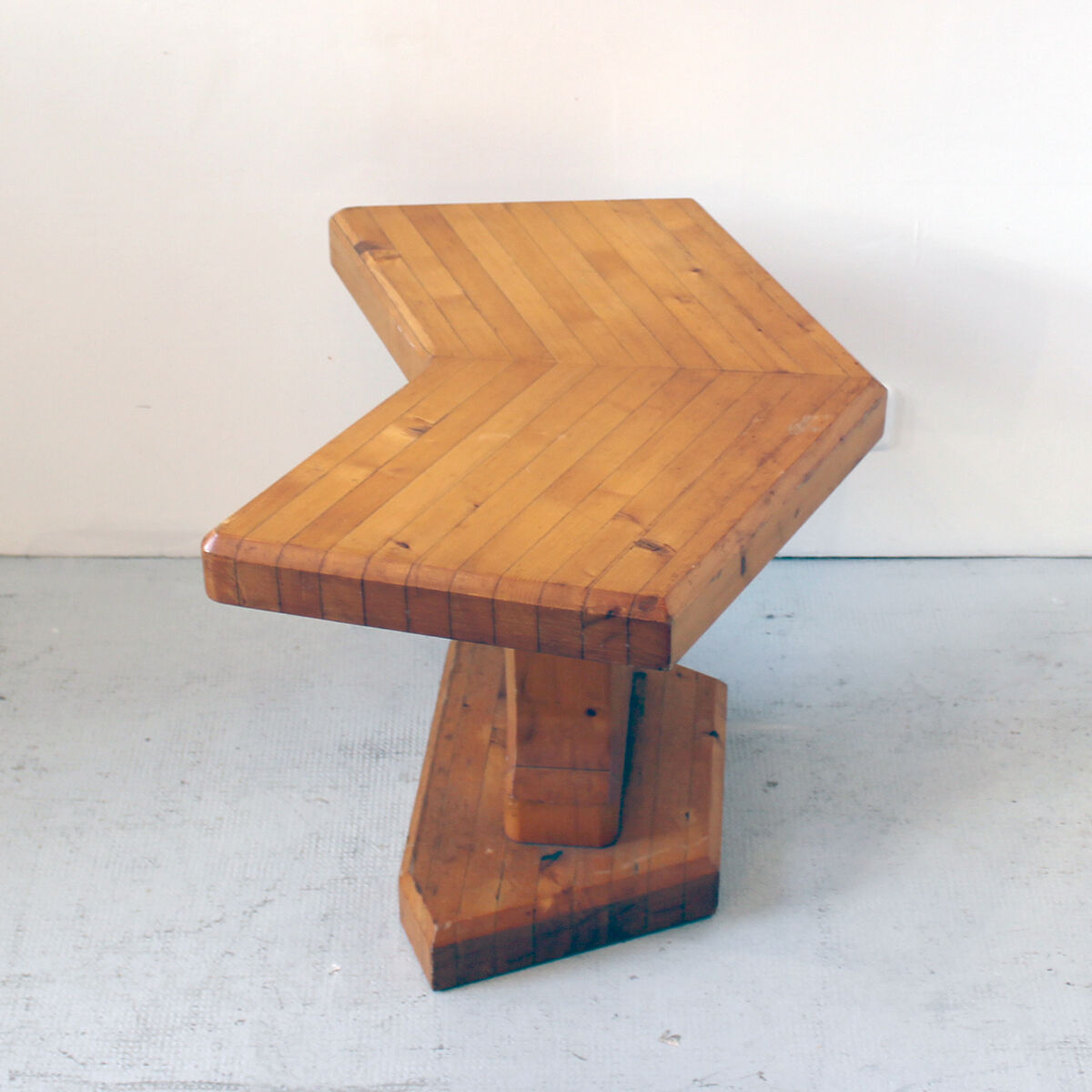 Side table in solid glued laminated pine