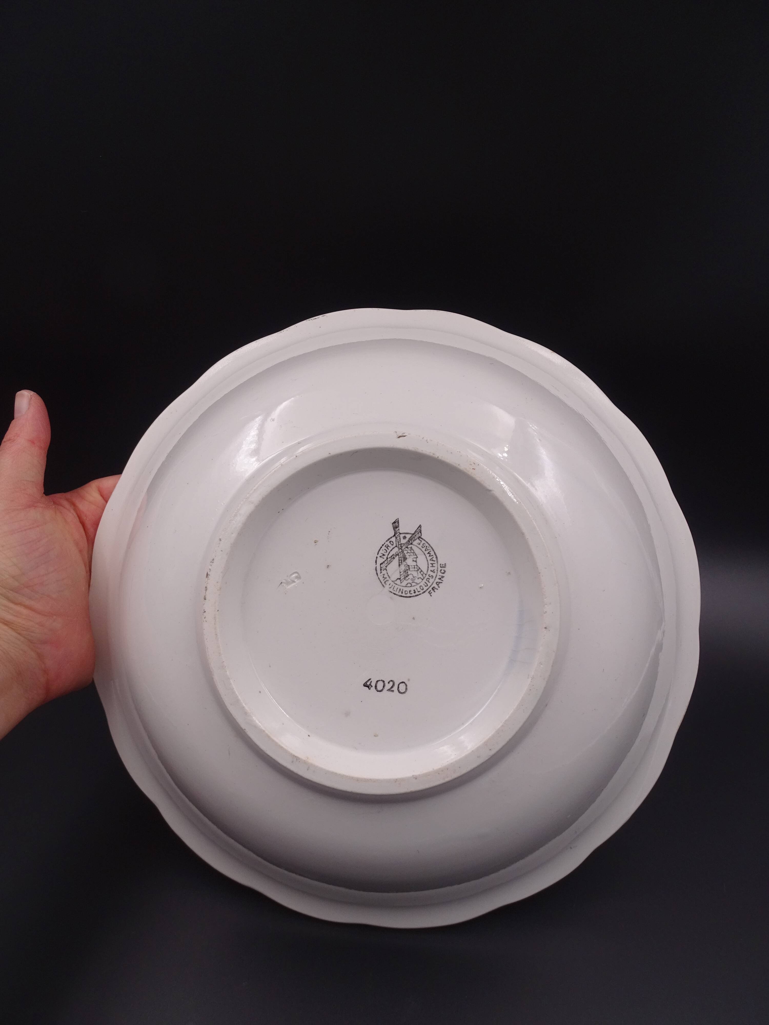 Large earthenware bowl of Moulin-des-Loups - Floral decoration - Around 1960