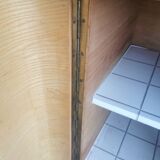 Buffet de cuisine galbe allemand double corps orme 1950s 6 tiroirs vitrine mag
