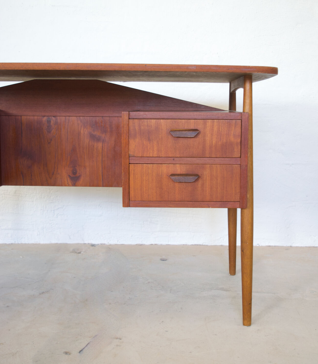 Teak desk by gunner nielsen for tibergaard, 1960