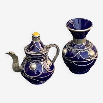 Vase and small teapot in cobalt blue enameled ceramic with artisanal and oriental pewter inserts