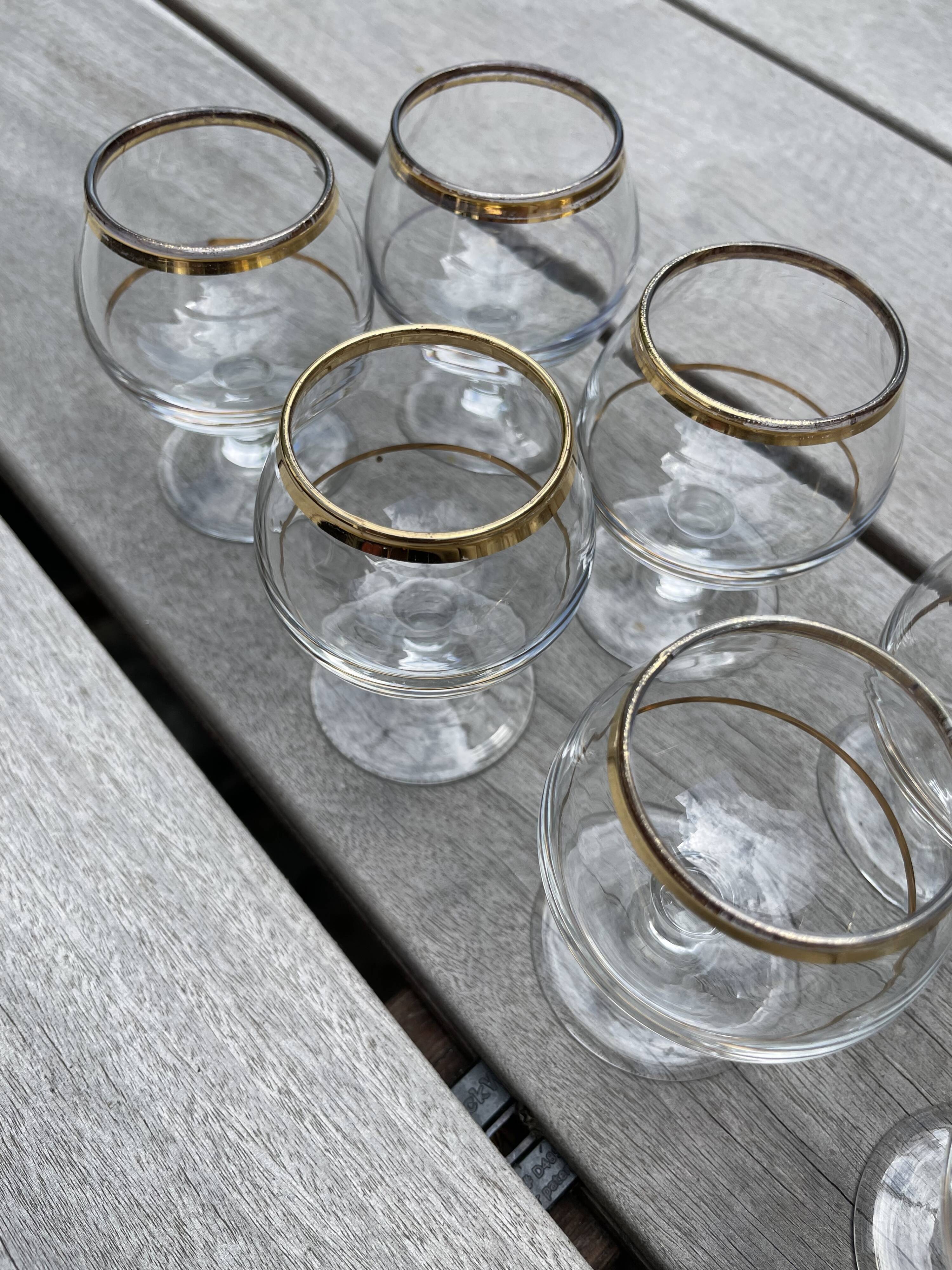 Set of 8 liquor glasses