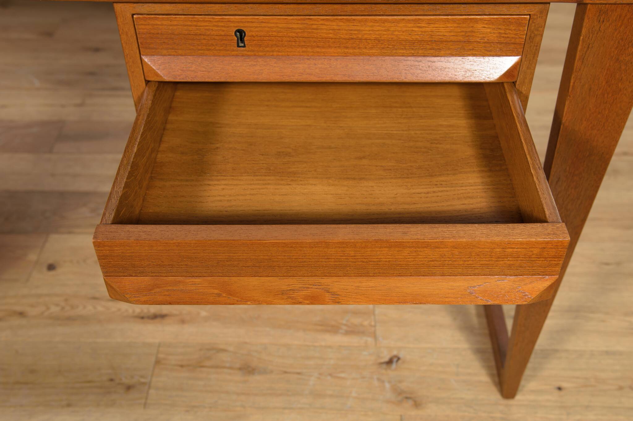 Teak Model 70 Desk by Kai Kristiansen for Feldballes Møbelfabrik, 1960s