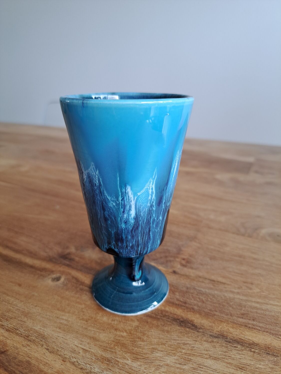 Mug sur pied vallauris