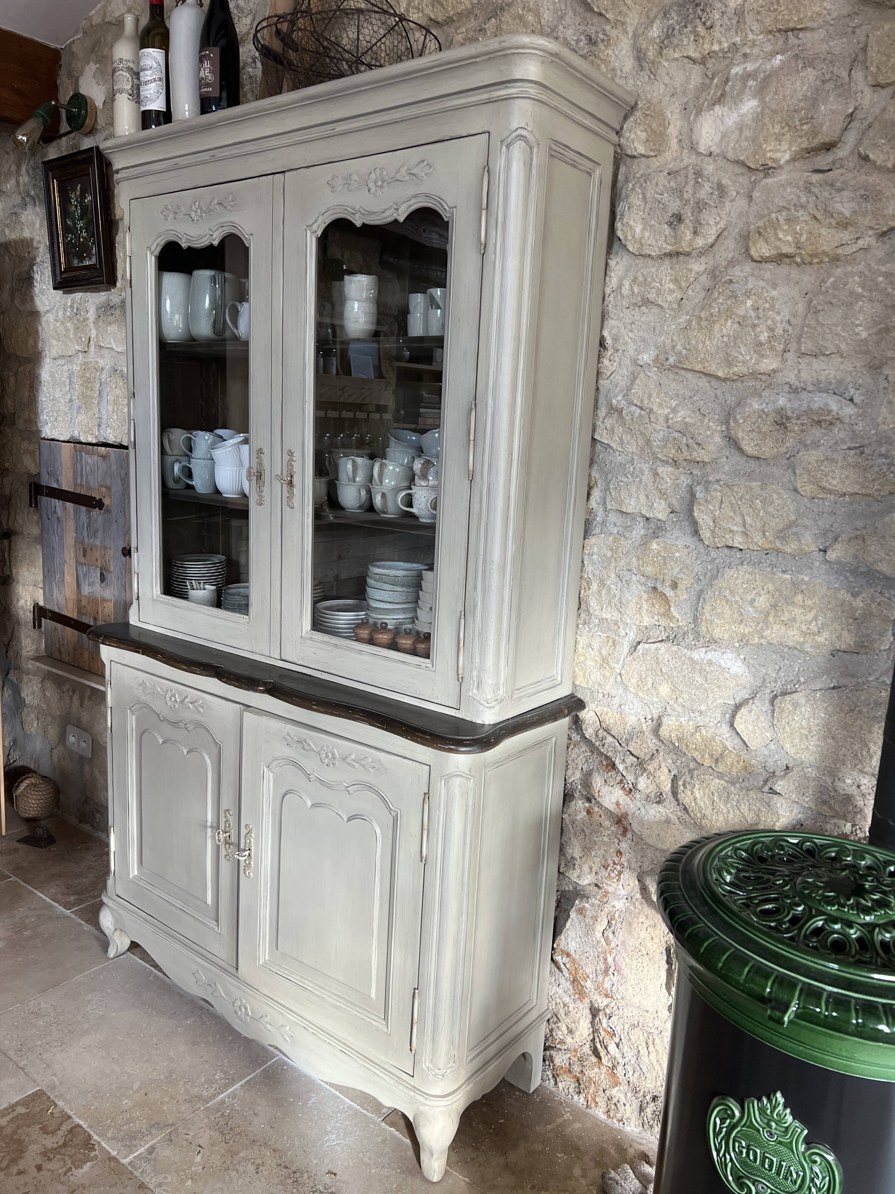 Charming vintage display cabinet in greige solid wood, castle charm.