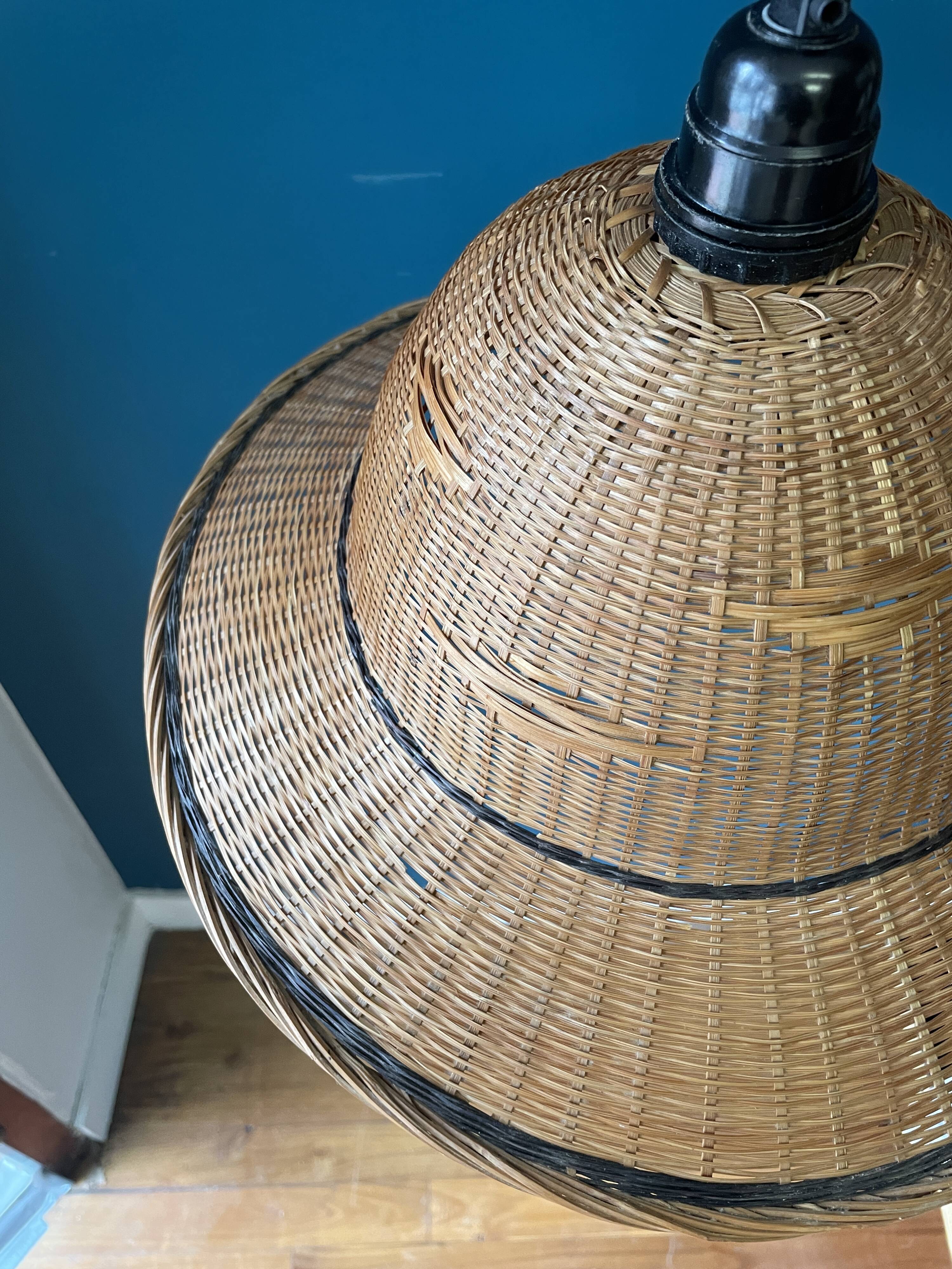 Braided wicker suspension