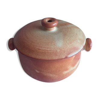 Sandstone table trash