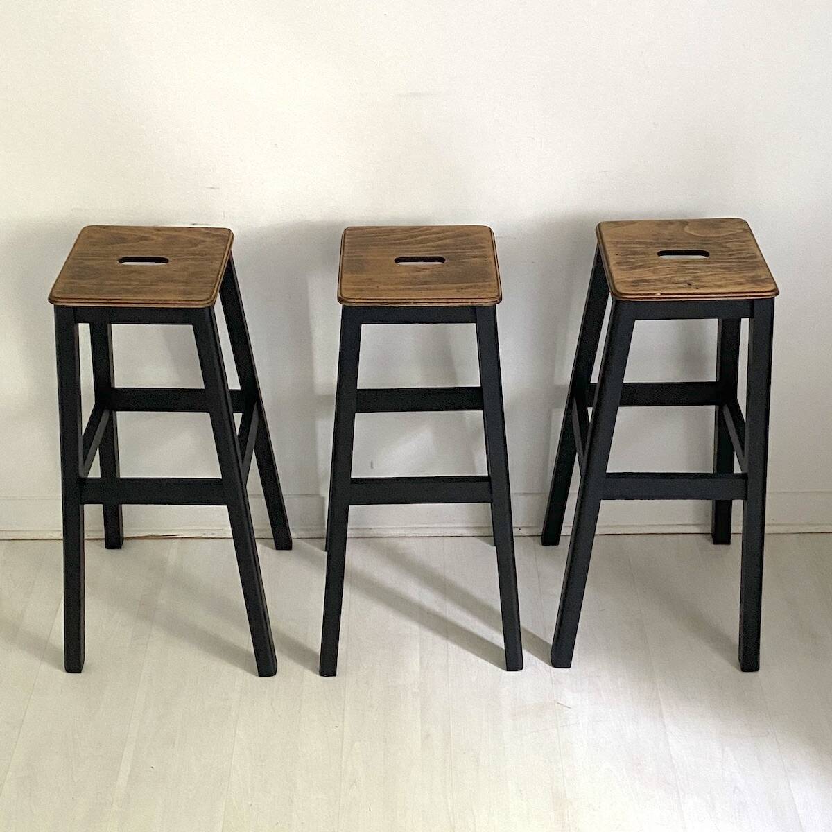 Set of 3 high workshop stools