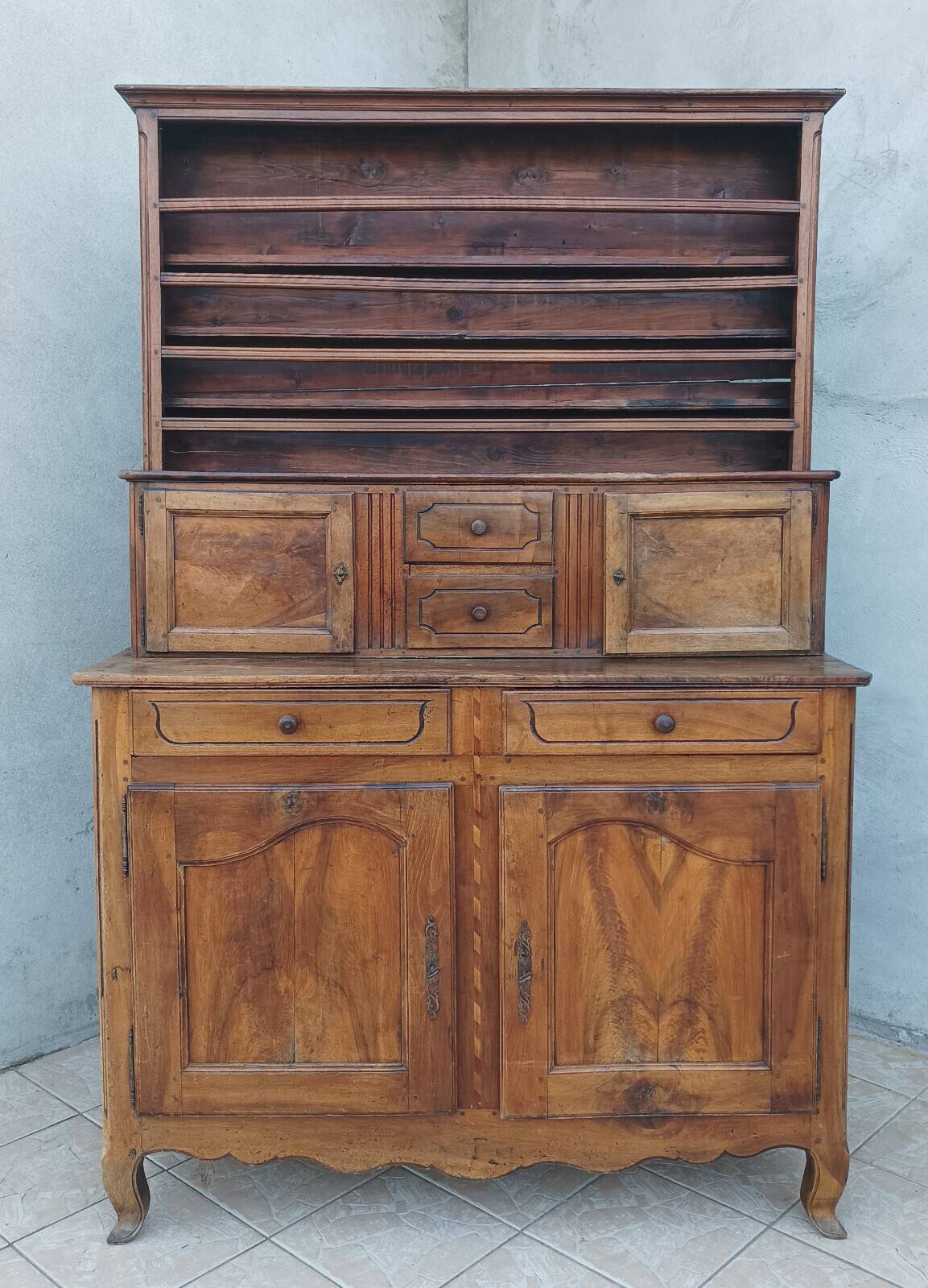 Louis XV sideboard in walnut, 19th century.