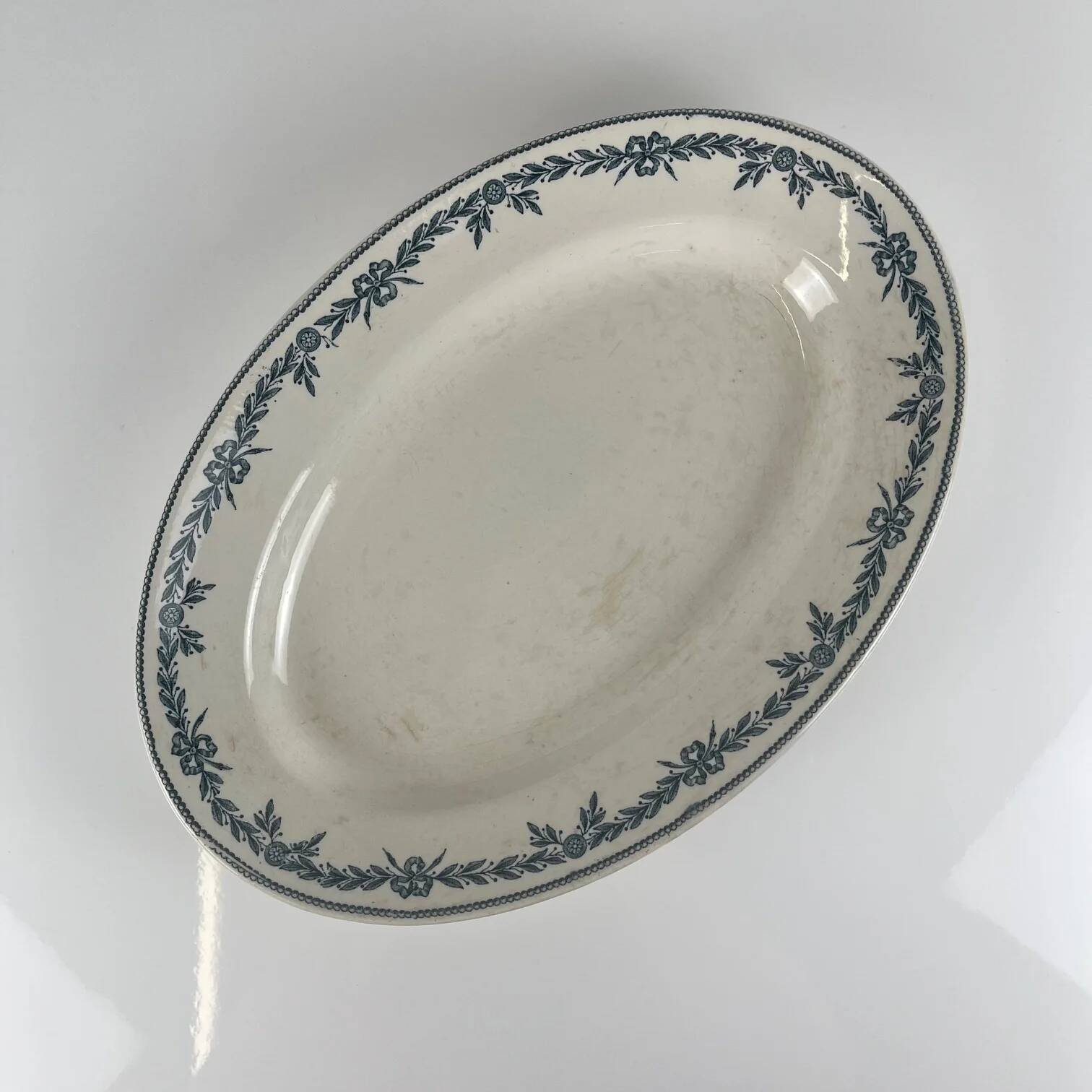 Large oval ironstone dish model "Laurels" by Moulins des Loups - Hamage, 1900
