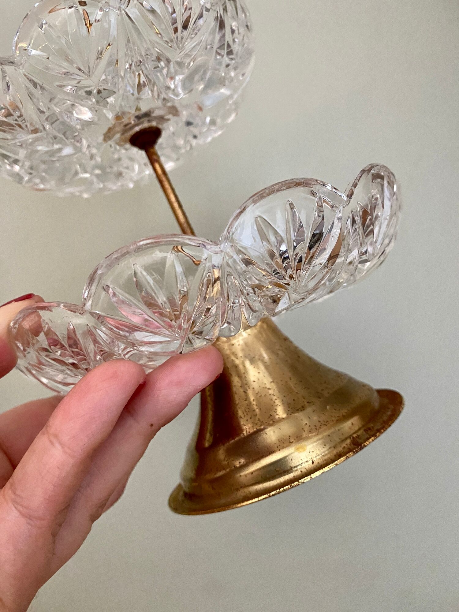Porte bijoux ou serviteur vintage en verre ciselé et laiton